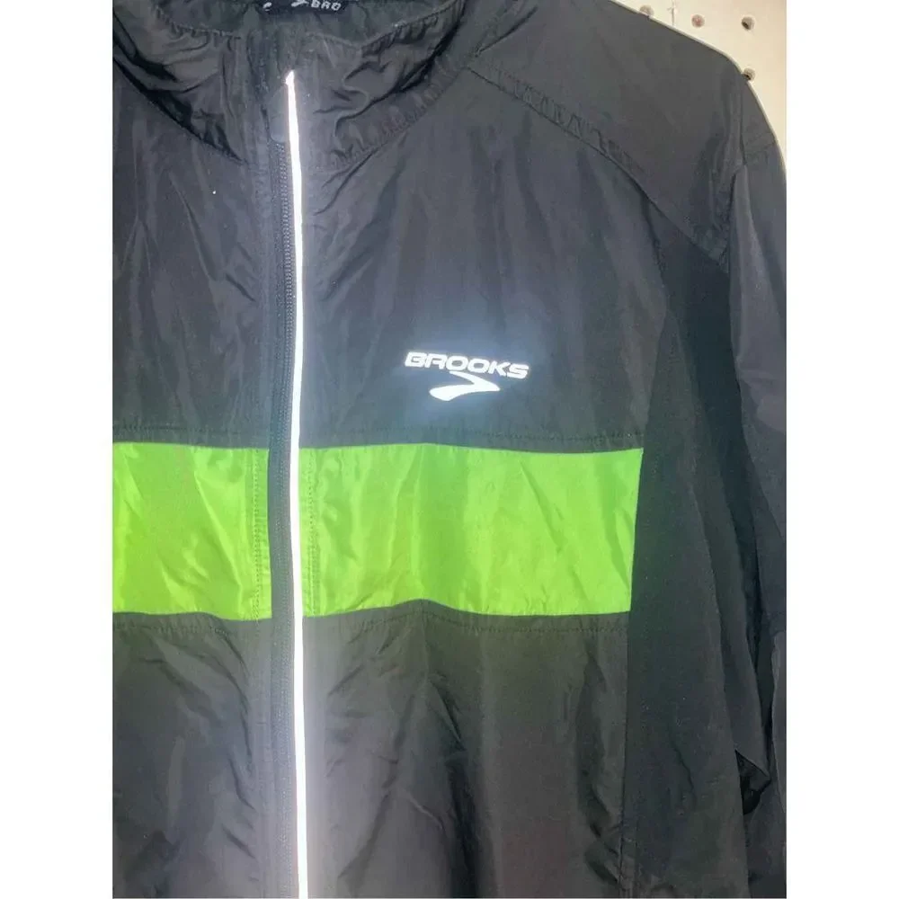 Brooks running jacket  - Picture 6 of 8